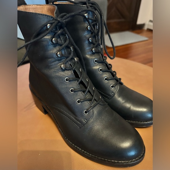 Madewell | The Patti Lace-Up Boot - Picture 6 of 9